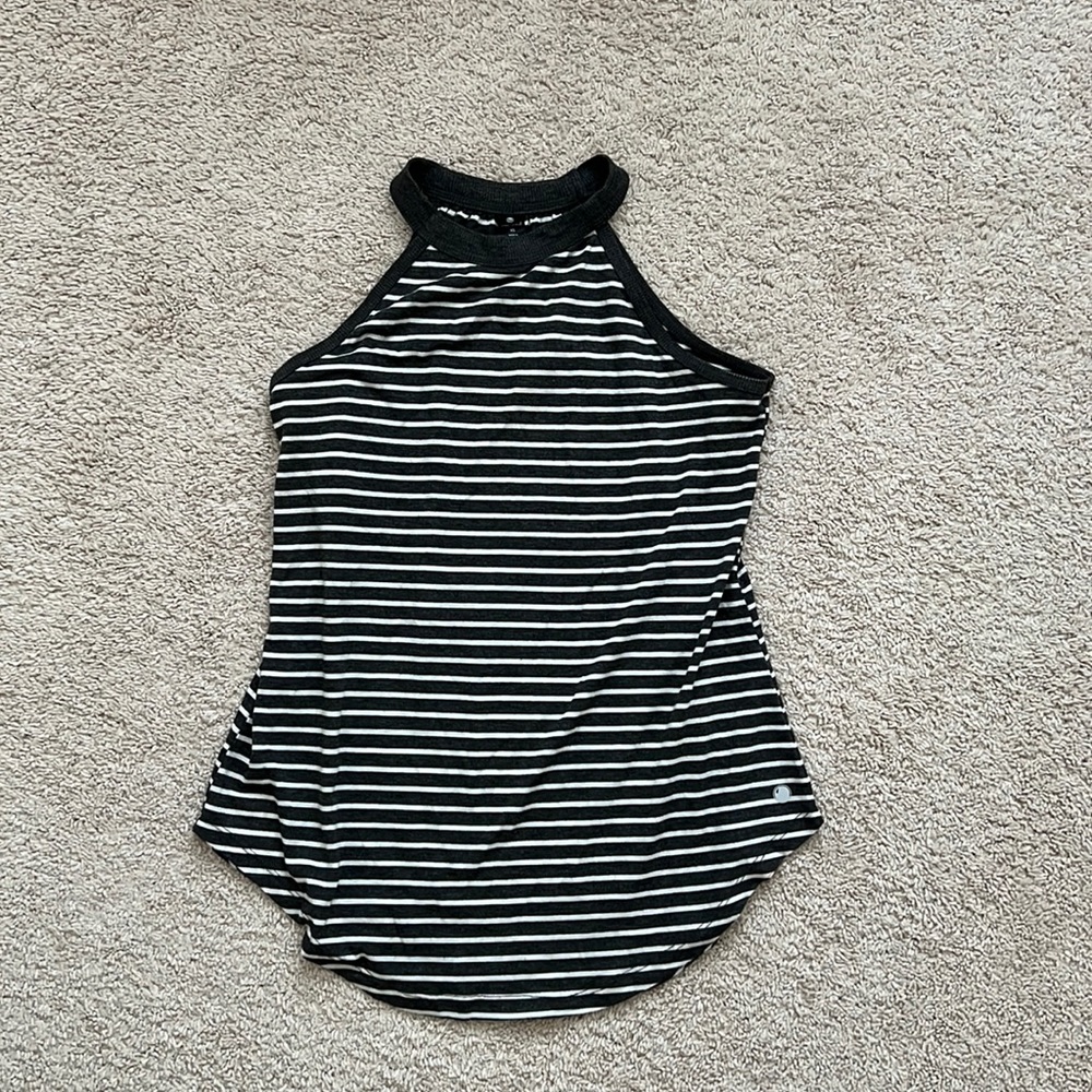 Gently used yogalicious high neck yoga athletic tank top size xs